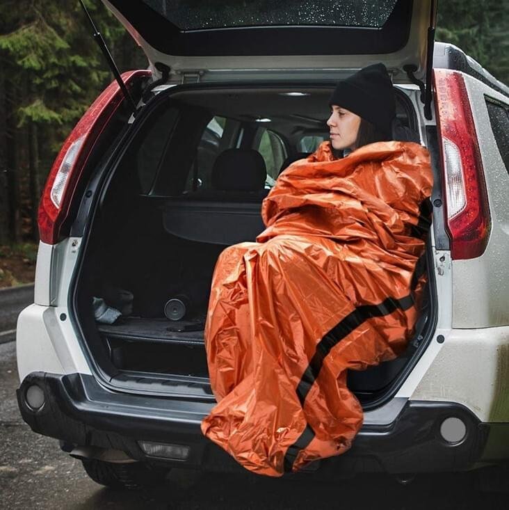 SurvivalBag - Kompakt sovsäck för nödsituationer